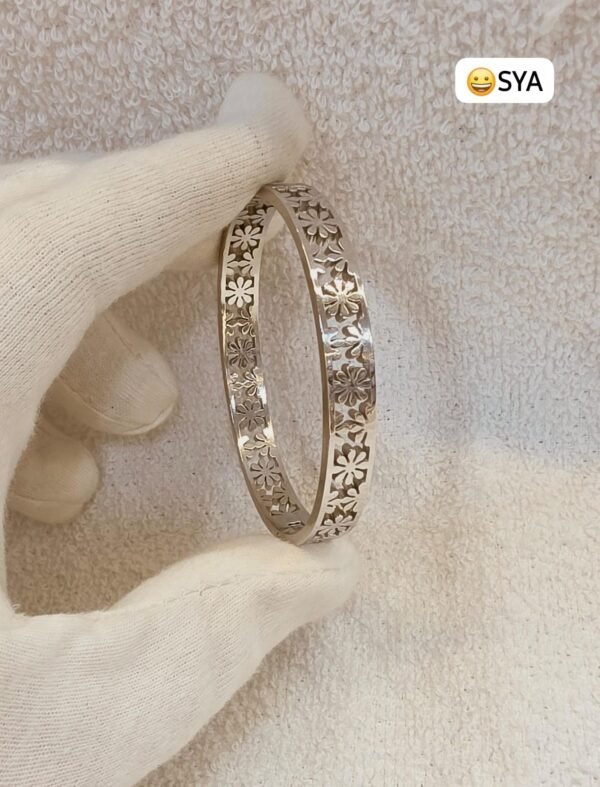 Bracelet with American Diamond stones