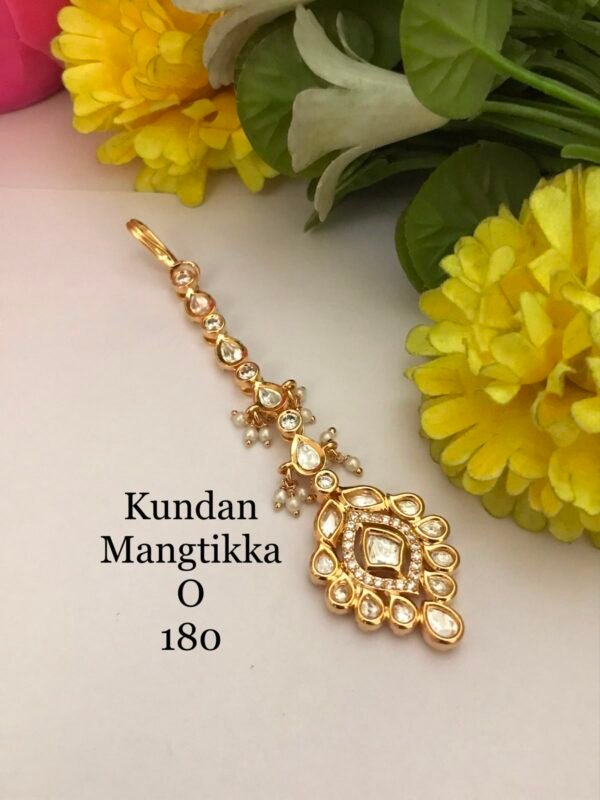 Kundan Maangtika